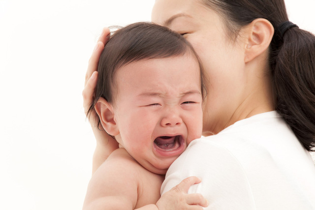 Trẻ sơ sinh bị đau bụng: Nguyên nhân, triệu chứng và cách điều trị