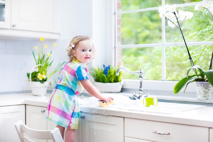 Bật mí 11 cách vui nhộn để mẹ giúp bé rửa tay thường xuyên