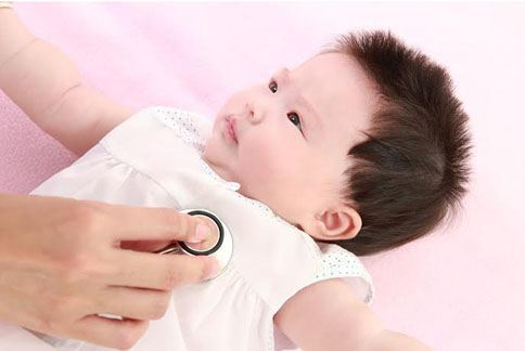 5 cách hạ sốt cho bé không cần dùng thuốc