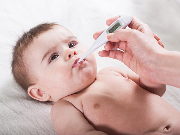 Cách hạ sốt cho trẻ 5 tháng tuổi "chuẩn" bằng thuốc Tây y