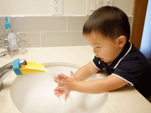 Chỉ cách rửa tay cho bé thôi cũng có 7 lưu ý cần nhớ