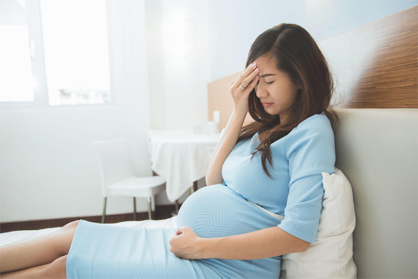 Chóng mặt khi mang thai: Mẹ phải làm gì?