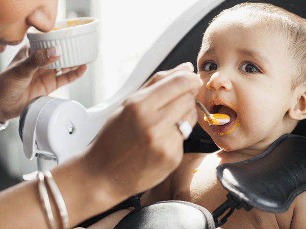 Dầu ăn cho bé ăn dặm: Bắt đầu với dầu ô-liu, tưởng dễ mà khó