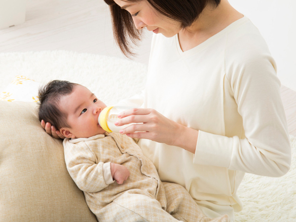 Dạy con kiểu Nhật: Dạy bé thông minh giai đoạn 0-3 tháng tuổi