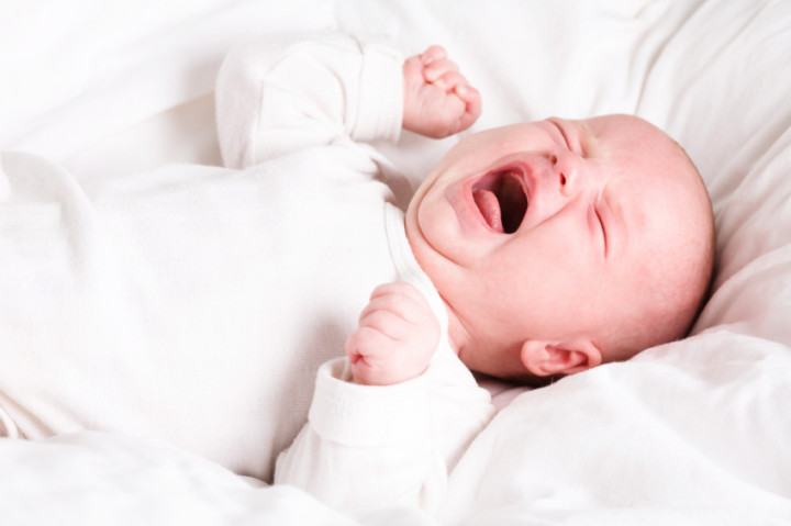 Xử lý nhanh khi trẻ sơ sinh bị ho có đờm và sổ mũi