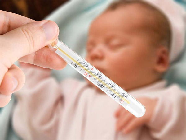 Cách đo nhiệt độ cho trẻ sơ sinh đúng chuẩn