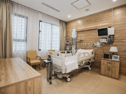 Lượt khám thai ở bệnh viện phụ sản Hà Nội tăng đột biến vì nắng nóng