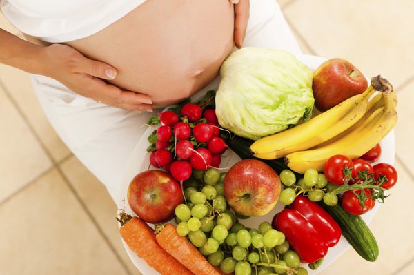 Phụ nữ có thai nên ăn gì trong 3 tháng đầu cho "mẹ tròn con vuông"?