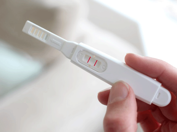 Giải mã lý do que thử thai 2 vạch mà không có thai