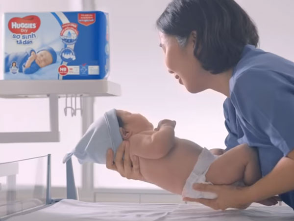Vì sao tã dán sơ sinh ngày càng “chiếm trọn” trái tim mẹ bỉm sữa