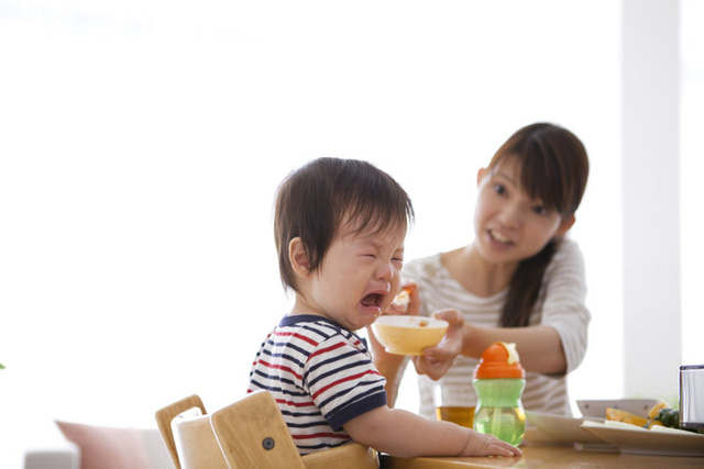 Mẹ phải làm gì để khắc phục tình trạng biếng ăn ở trẻ?