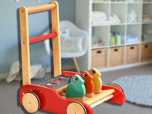 Xe tập đi gỗ: An toàn và hỗ trợ bé vận động hiệu quả