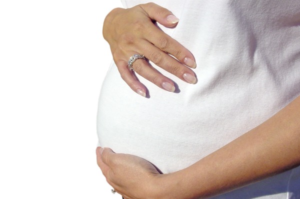 Những loại mỹ phẩm chị em cần tránh khi mang thai