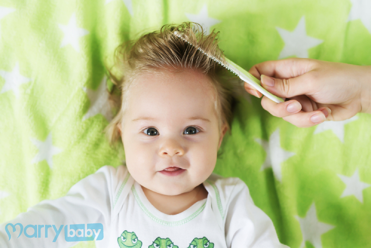5 lý do vì sao mẹ nên chải tóc cho trẻ sơ sinh thường xuyên