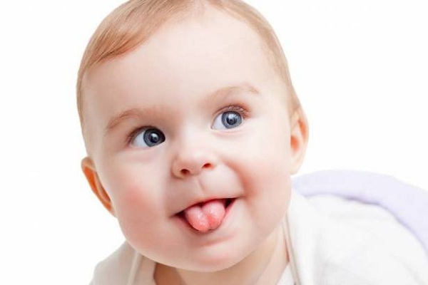 Dấu hiệu nhận biết và cách điều trị dính thắng lưỡi ở trẻ sơ sinh