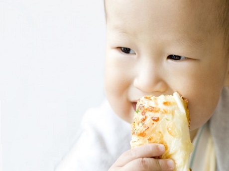 Dinh dưỡng cho bé trong thời kì mọc răng