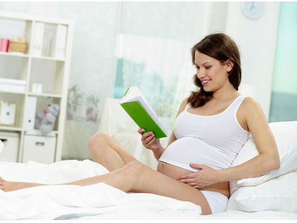 Đọc truyện cho thai nhi và những lợi ích bất ngờ