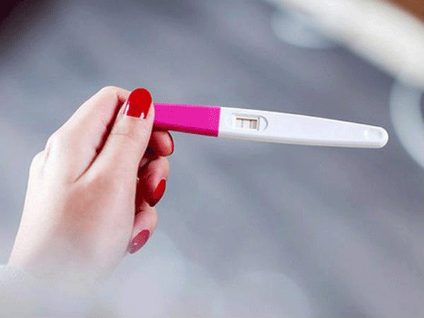 Dùng que thử thai quá sớm liệu có chính xác?