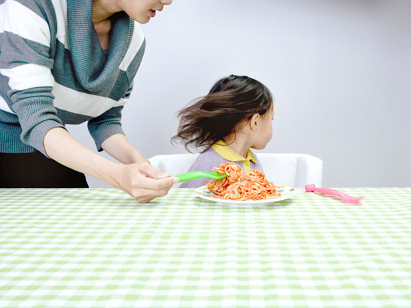 Trẻ biếng ăn: Tìm căn nguyên để trị tận gốc