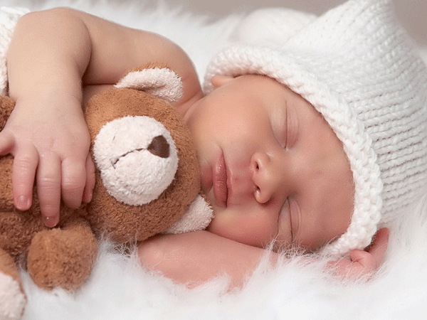 Đối điện thẳng vấn đề trẻ sơ sinh ngủ nhiều có tốt không