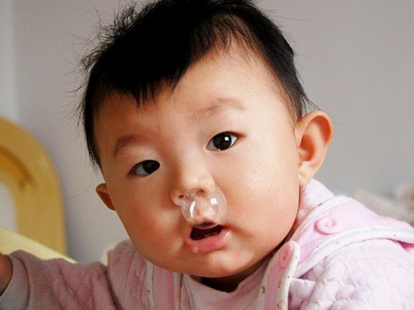 7 phương thuốc "thần kỳ" trị đau họng cho bé