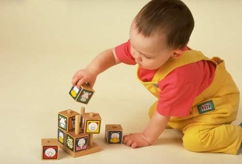 Phát triển kỹ năng cho trẻ 2-3 tuổi: Đi bộ nhiều giúp trẻ phát triển tốt hơn